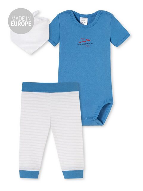 Schiesser Body Baby Set Von Kopf bis Fuß in bester SCHIESSER-Qualität! Dieses süße 3-teilige Geschenke-Set ist genau das Richtige für alle kleinen Entdecker. Der strahlend blaue Kurzarm-Body sorgt mit kleinen Fischen für richtig Sommerlaune und bekommt mit den hochwertigen Druckknöpfen praktische Details. Bestes Feinripp-Material aus 100% Organic Cotton