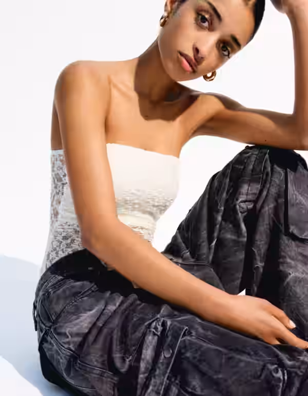 Bershka Bandeau-Body Mit Spitzenkante Damen S Rohweiß Bershka Bandeau-Body Mit Spitzenkante Damen S Rohweiß