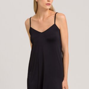 Dieser Artikel und die dafür verwendeten Stoffe werden in Europa hergestellt. Die sinnlich-feminine HANRO Wäscheserie Satin Deluxe besticht mit luxuriösem